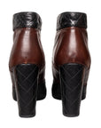 Chanel Gesteppte Two-Tone Ankle Boots mit Blockabsatz