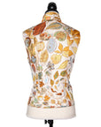 Hermès Vintage Seidenweste mit Reißverschluss und dezentem Kragen im stilvollen Signature-Print