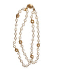 Chanel Vintage Perlenkette mit Logoverschluss