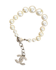 Chanel pearl bracelet with logo clasp