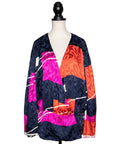 Vitaliano Pancaldi Vintage Wickelseidenbluse mit tiefem Ausschnitt und aufwändig bedrucktem Allover-Print