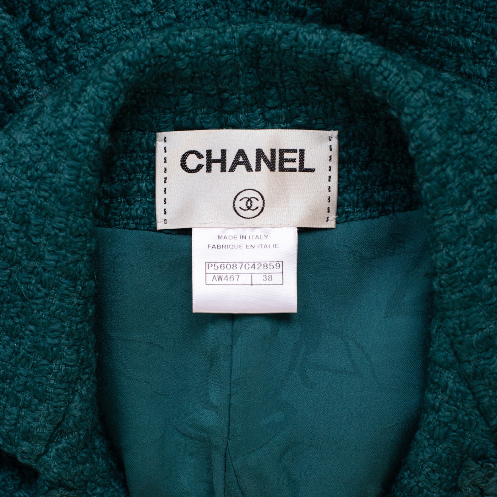 Chanel Weit geschnittener Vintage Blazer mit breitem Revers und aufgesetzten Taschen mit Signature-Knöpfen