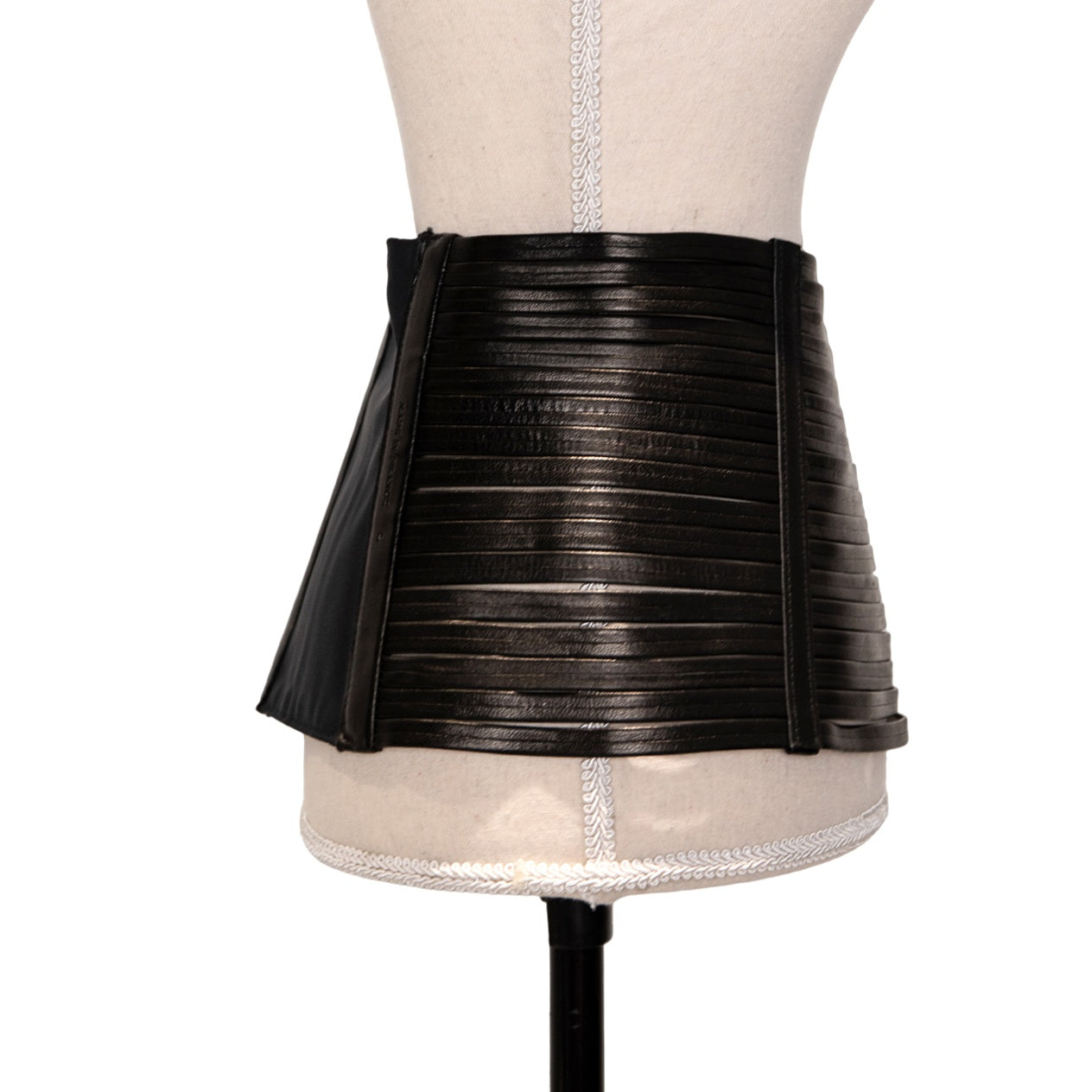 Jay Ahr Breiter Miedergürtel mit Haken und Ösen