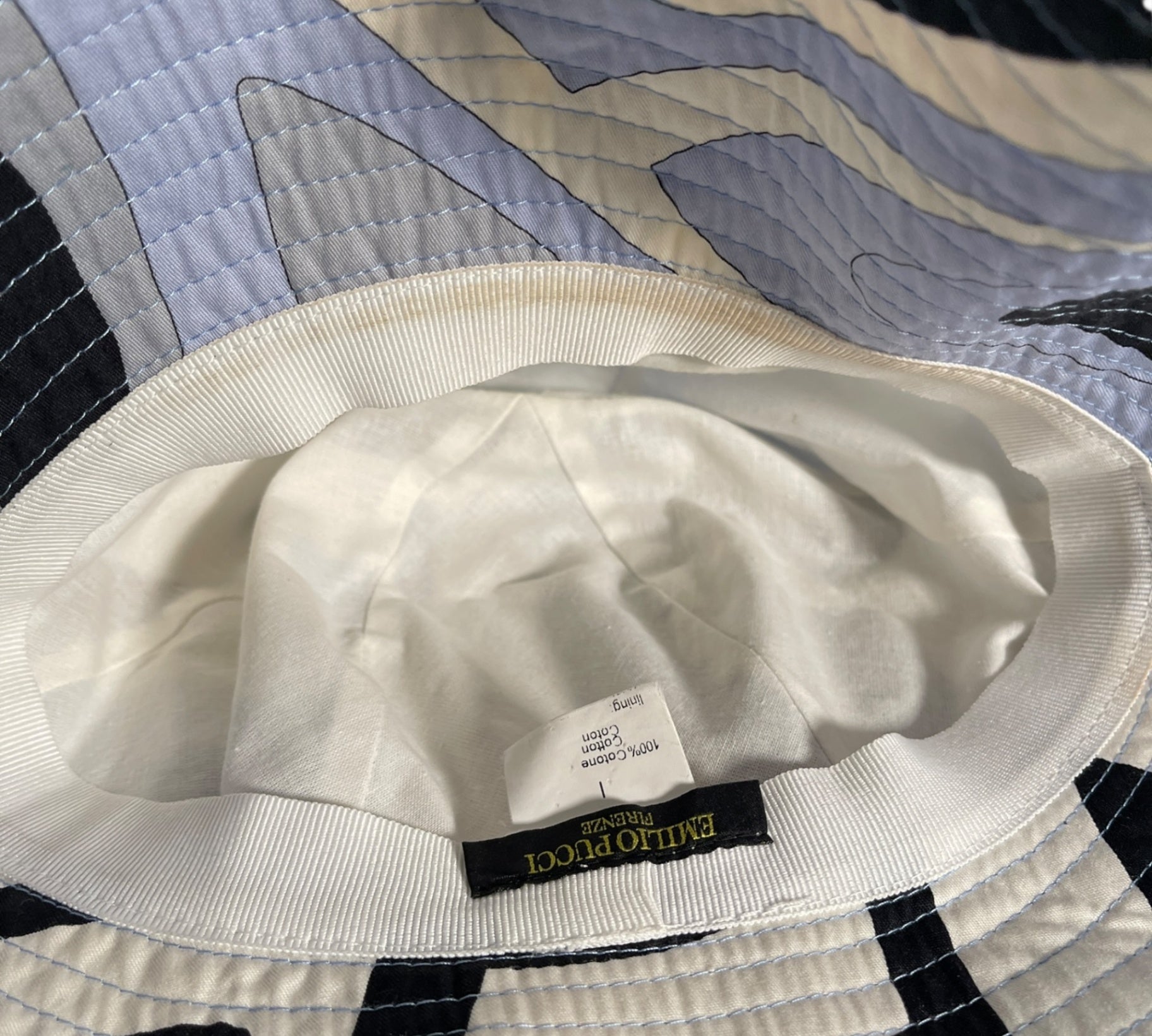 Emilio Pucci Sonnenhut im Signature Print