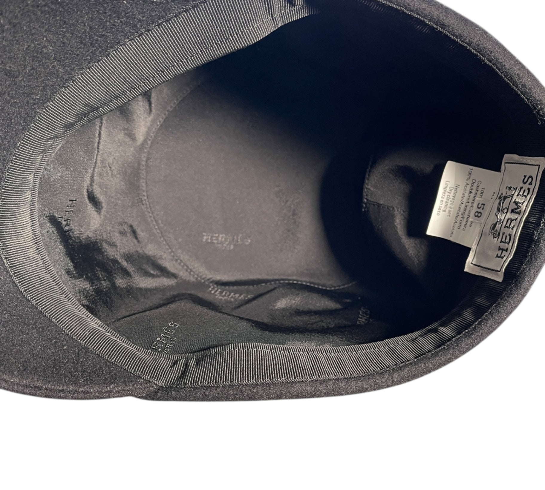 Hermès Bucket Hat aus Kaschmir mit schmalem Schirm