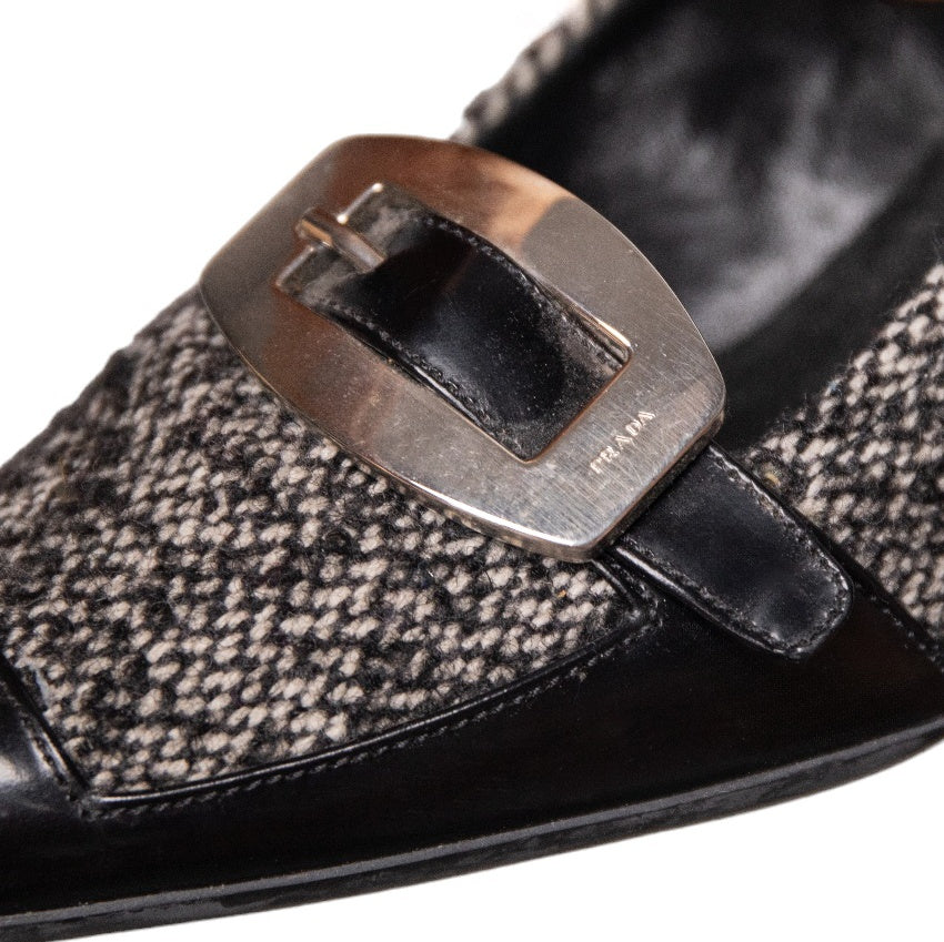 Prada Kitten Heels aus Leder und Tweed