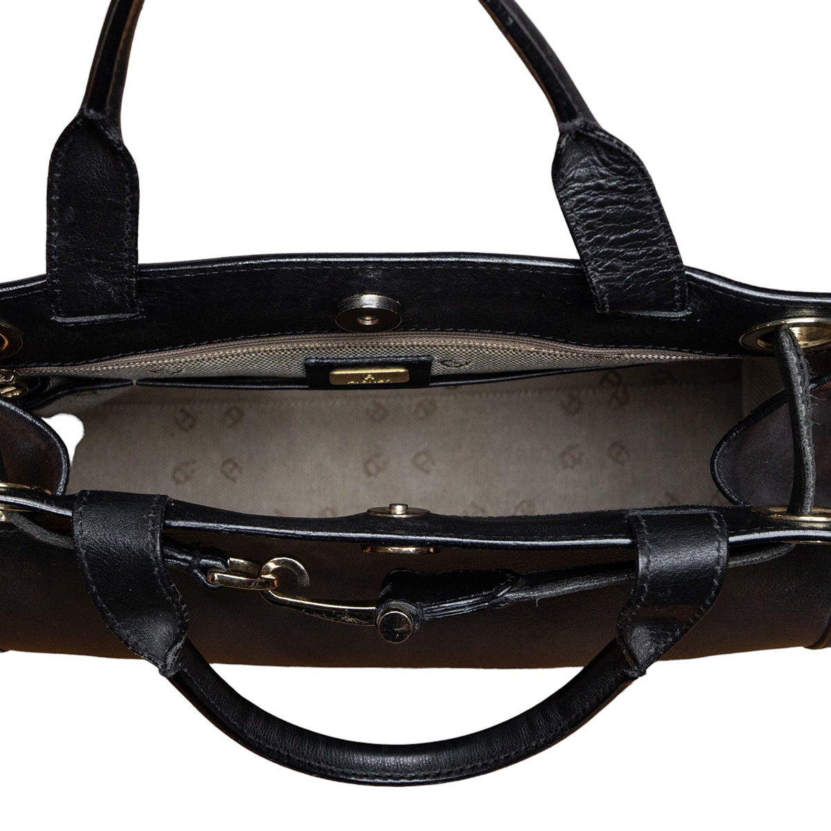 Aigner Vintage Handtasche im hochwertigem cleanen Design mit Goldakzenten