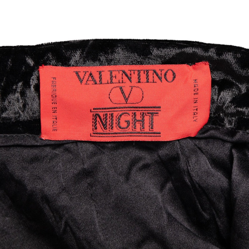 Valentino Vintage Kostüm aus Samt mit Signature Knöpfen