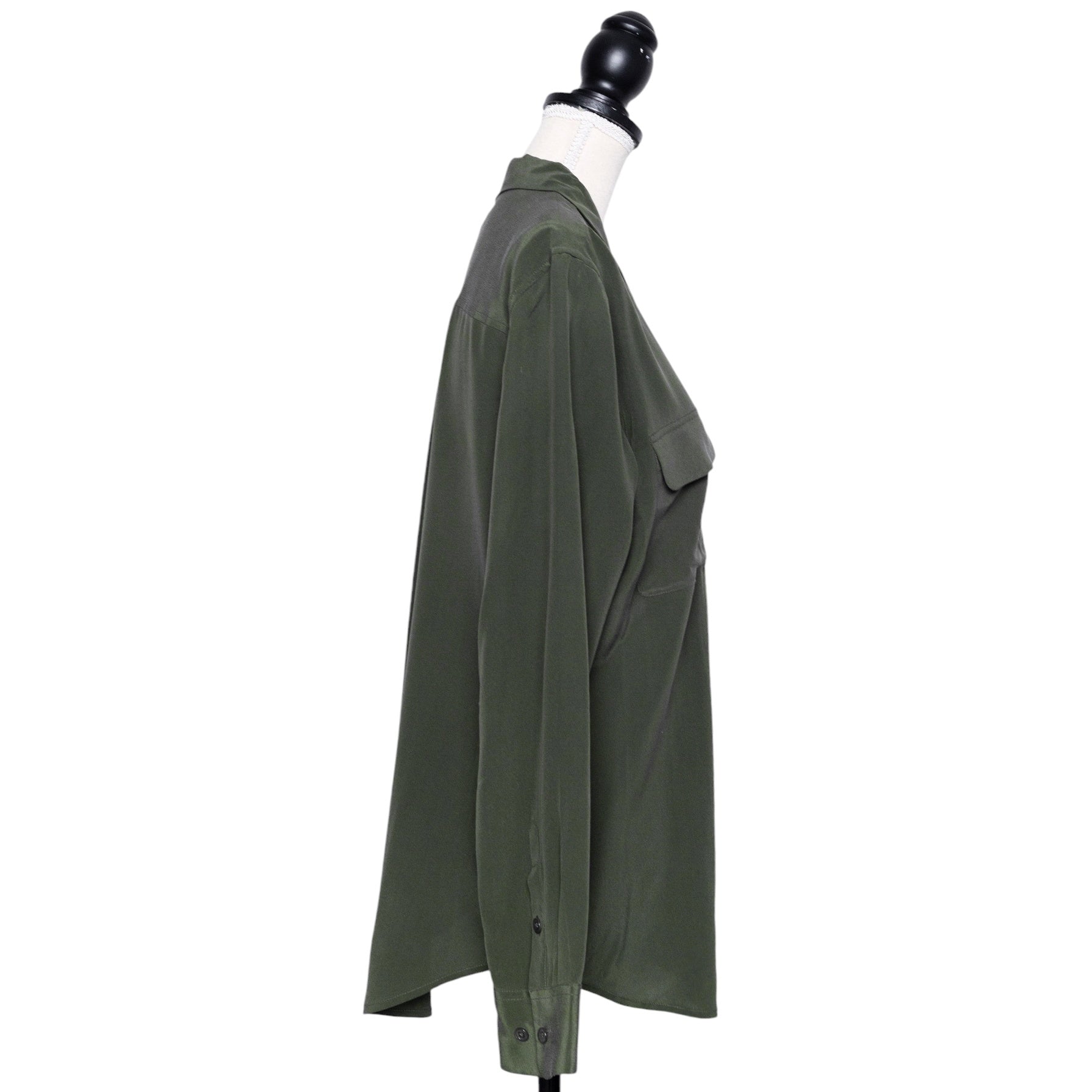 Equipment Seidenbluse mit aufgesetzten Taschen