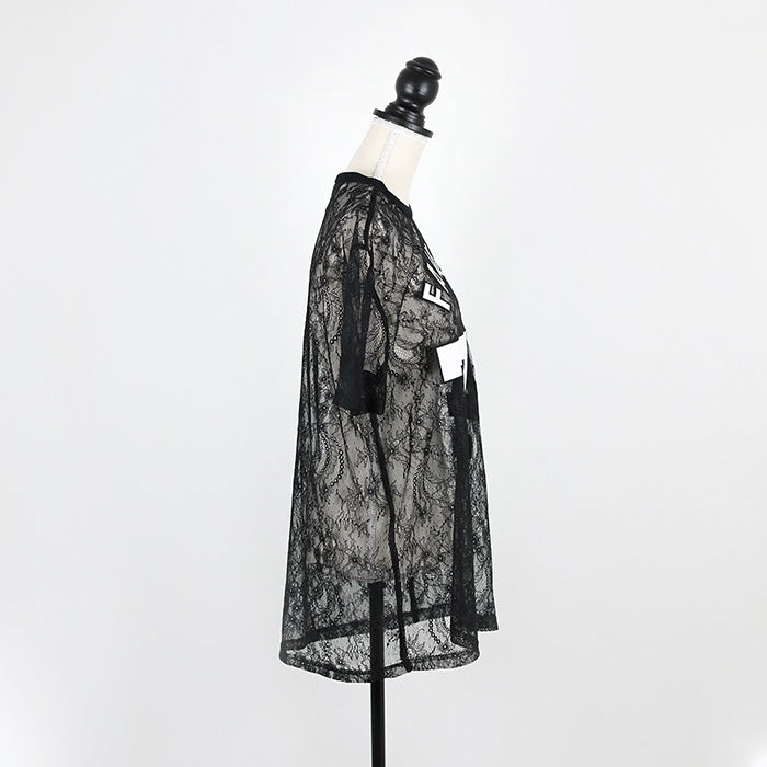 Givenchy Oversized Favelas 74 T-Shirt aus Spitze
