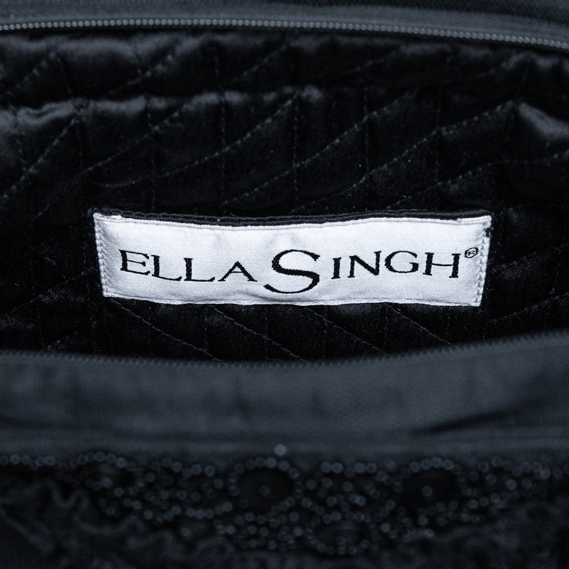 Ella Singh Vintage Handtasche mit aufwändiger Allover-Stickerei und Volants