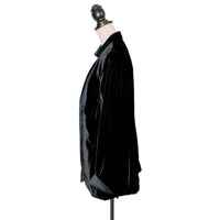 Akris Elegant black velvet blazer