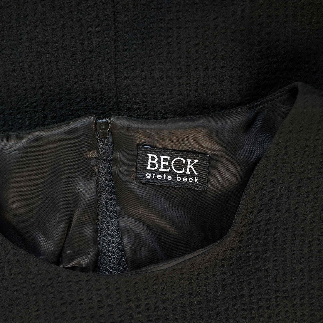 Beck Black top made of embossed viscose