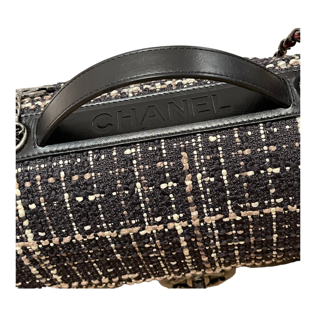 Chanel Medium Flapbag mit Tweedklappe