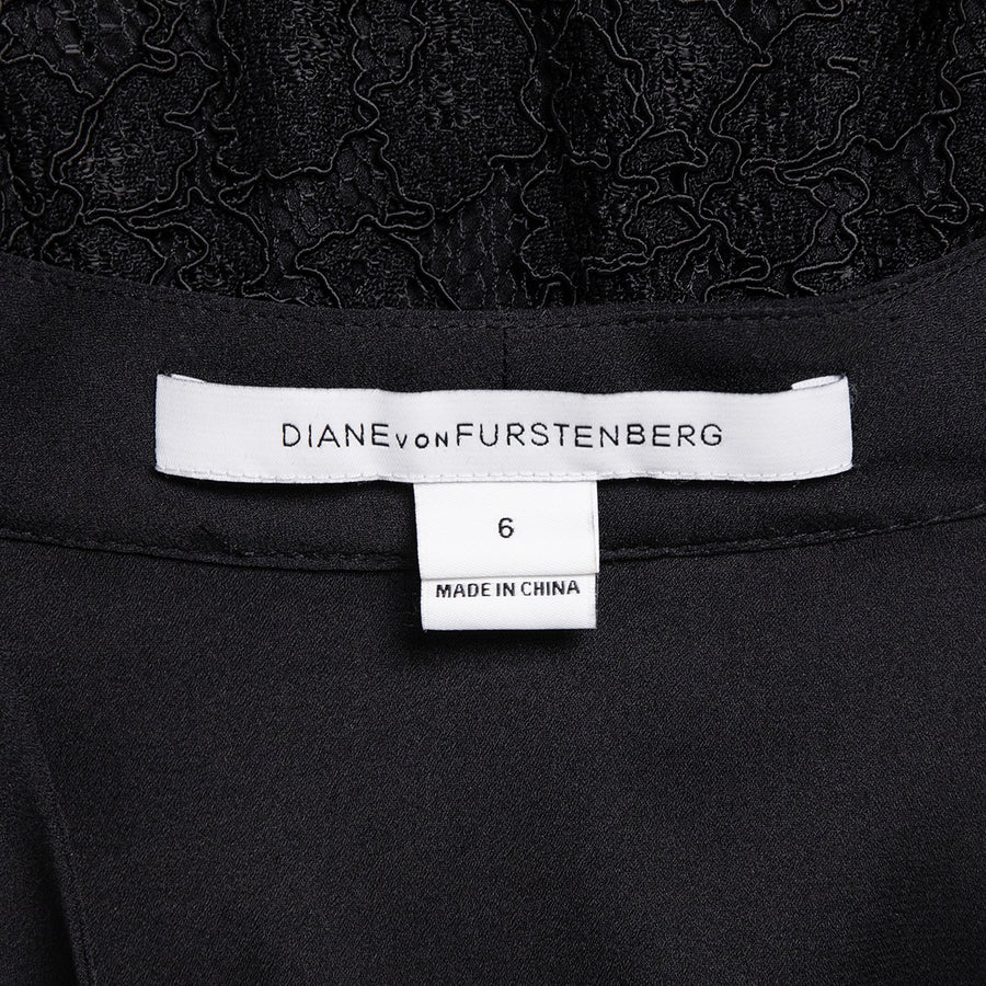 Diane von Furstenberg Eleganter Jumpsuit aus schwarzer Spitze