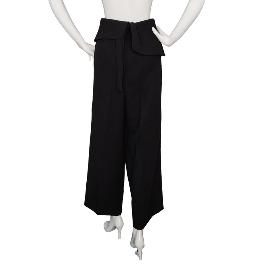 Enföld pleated trousers in 7/8 length with fabric belt