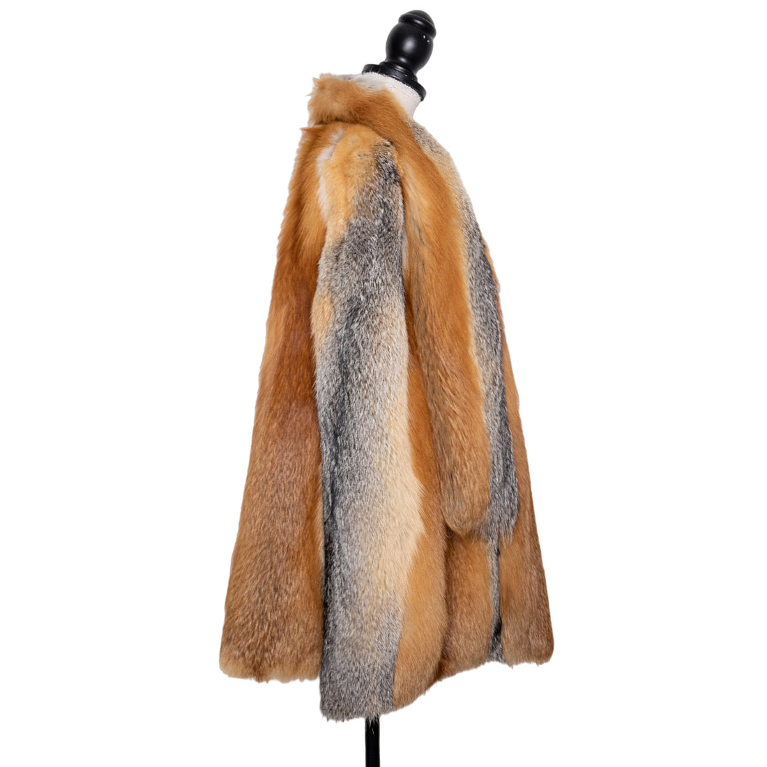 Gucci Elegant cape made of fox fur