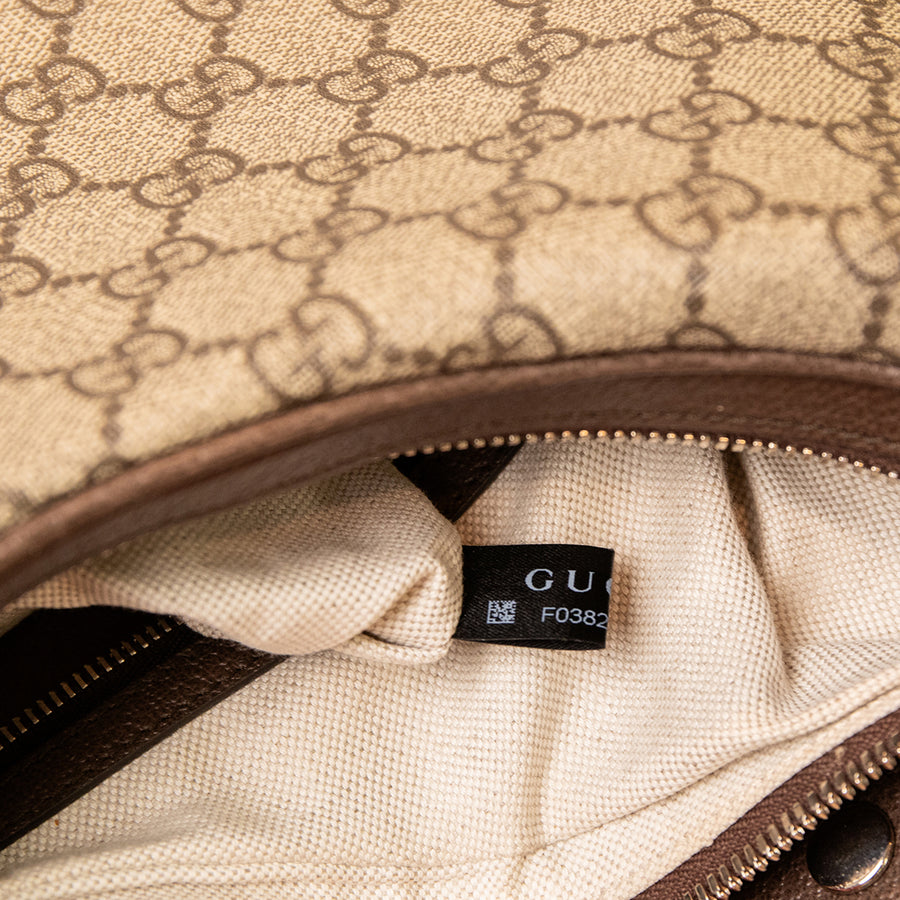 Gucci medium size attache shoulder bag with extra strap