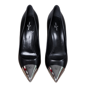 Louis Vuitton classic pumps with metal toe