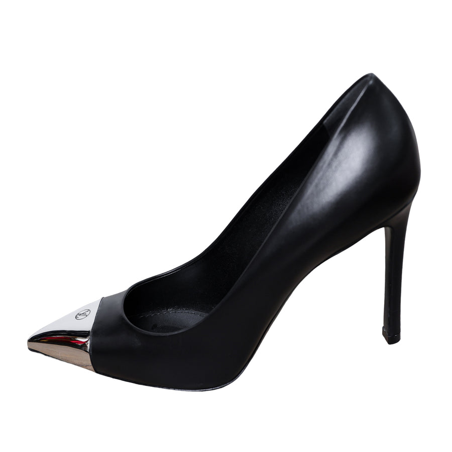 Louis Vuitton classic pumps with metal toe