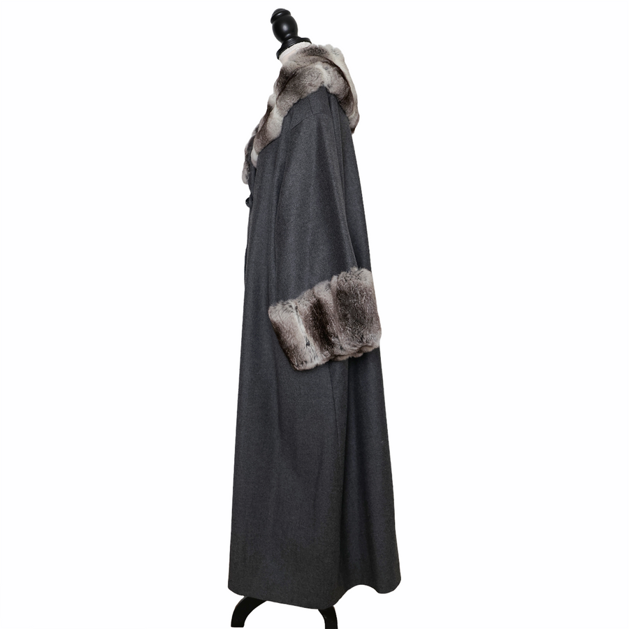 NN cashmere coat with chinchilla collar