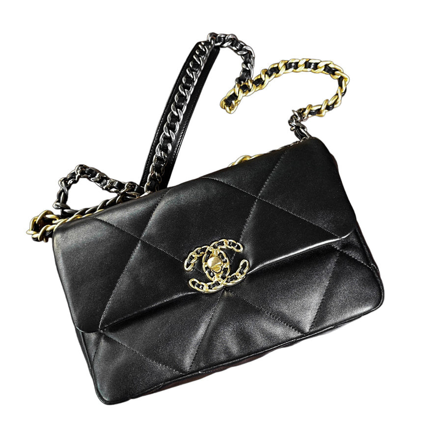 Chanel 19 Flap Bag in black lambskin