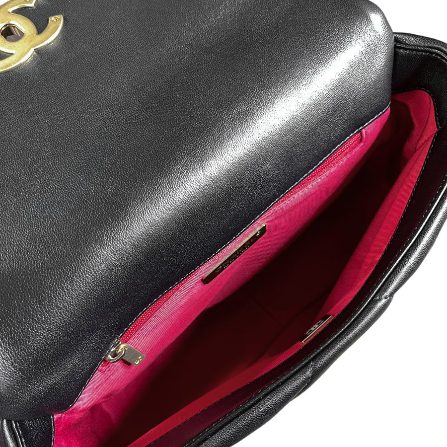 Chanel 19 Flap Bag aus schwarzem Lammleder