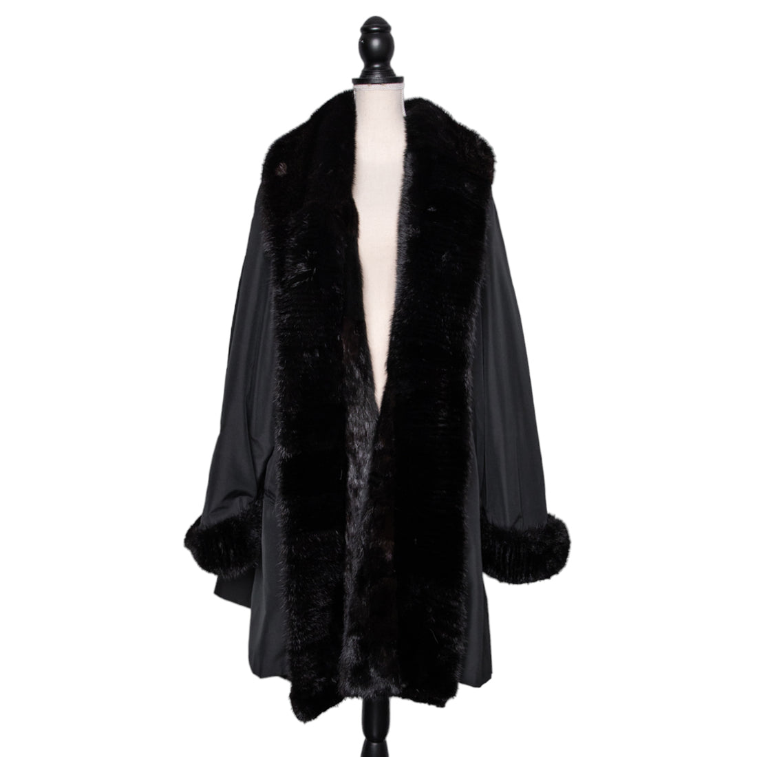 NN Wide-cut taffeta coat with fox fur