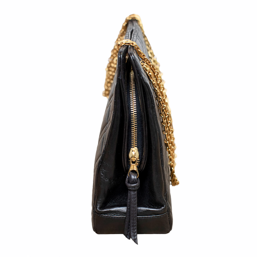 Chanel vintage shoulder bag with zip and removable fabric wallet