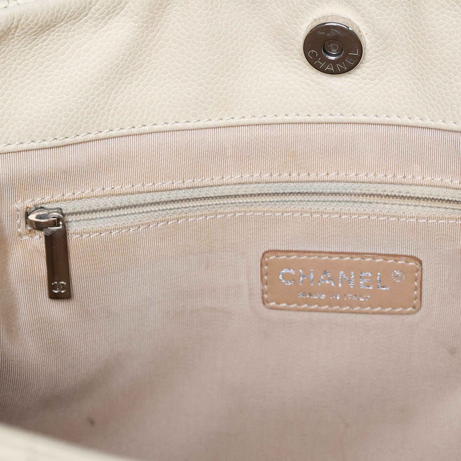 Chanel Schultertasche mit CC-Logo und Reißverschluß
