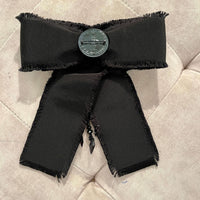 Gucci Black bow brooch with pearls and crystals