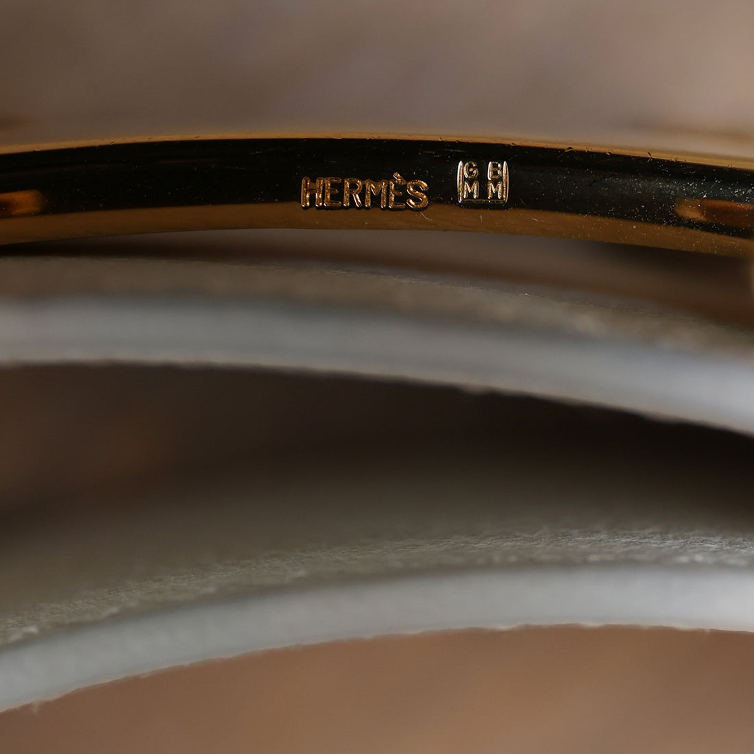 Hermès Wendegürtel "H" mit goldener Schließe 30mm in Weiß