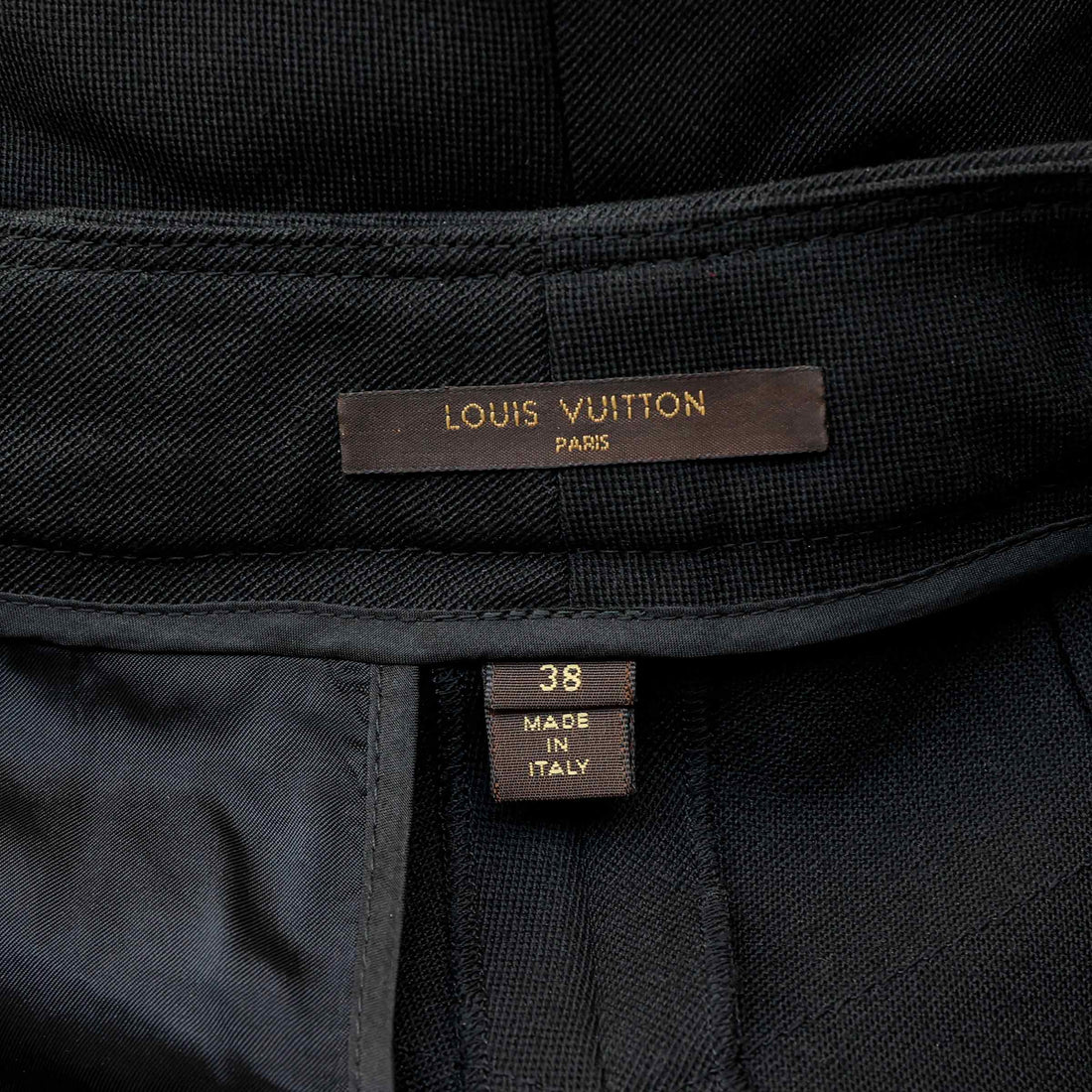 Louis Vuitton shorts with logo zip