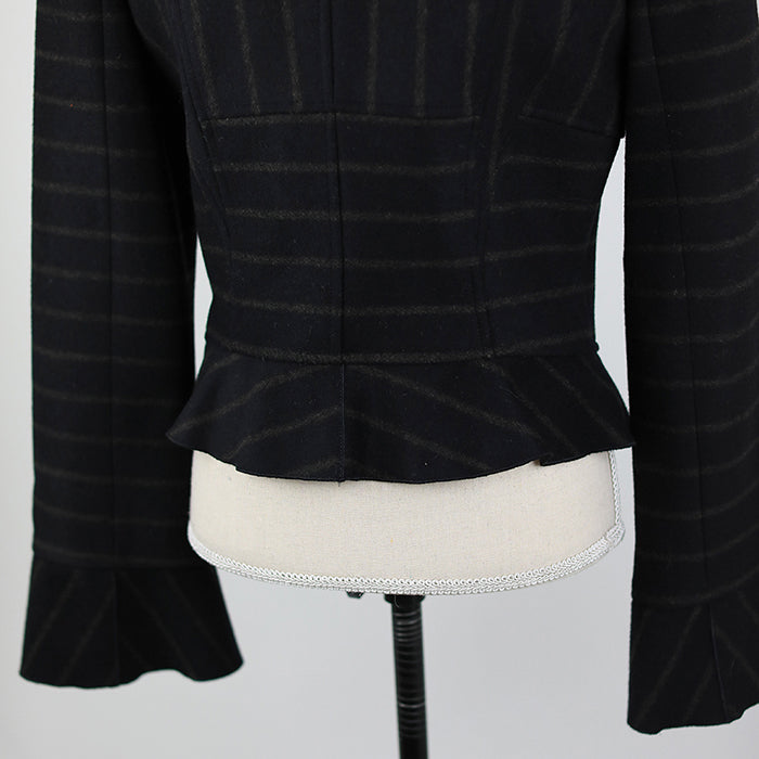 Emporio Armani Gestreifter Kurzblazer im Bolero-Stil